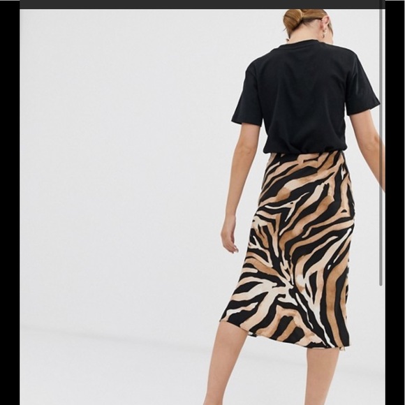 ASOS River Island petite tiger print skirt - Picture 3 of 6